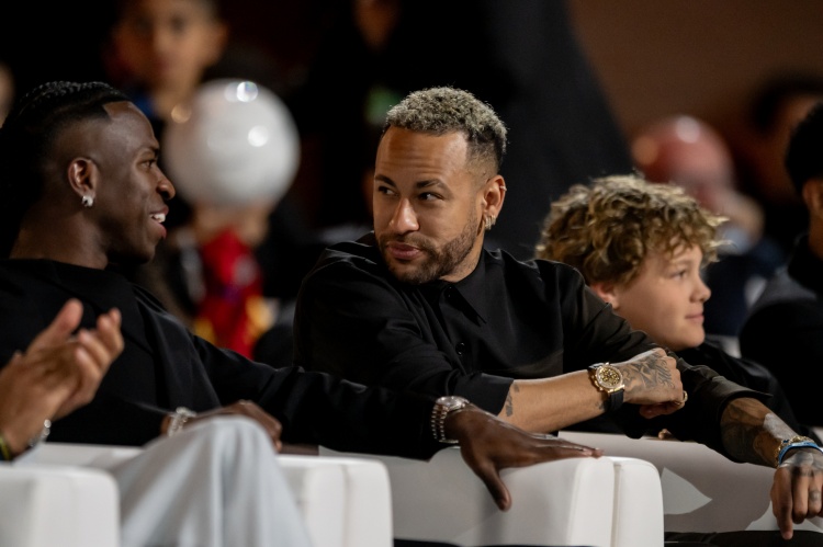 世界杯客户端更新下载-阿斯：美国财团拟3.5亿欧收购桑托斯 内马尔家族也想收购但没成功