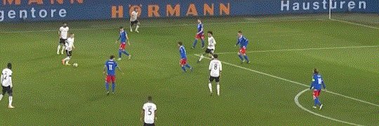 世界杯手机观看软件下载-【世预赛】穆勒+萨内双响 罗伊斯1射2传 德国9比0胜