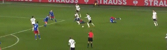 世界杯手机观看软件下载-【世预赛】穆勒+萨内双响 罗伊斯1射2传 德国9比0胜